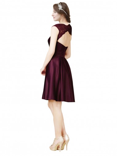 Traube A-Linien Quadrat Ausschnitt Knielang Satin Spitze Kurze Brautjungfernkleider / Cocktailkleider / Heimkehr Kleider Kaufen